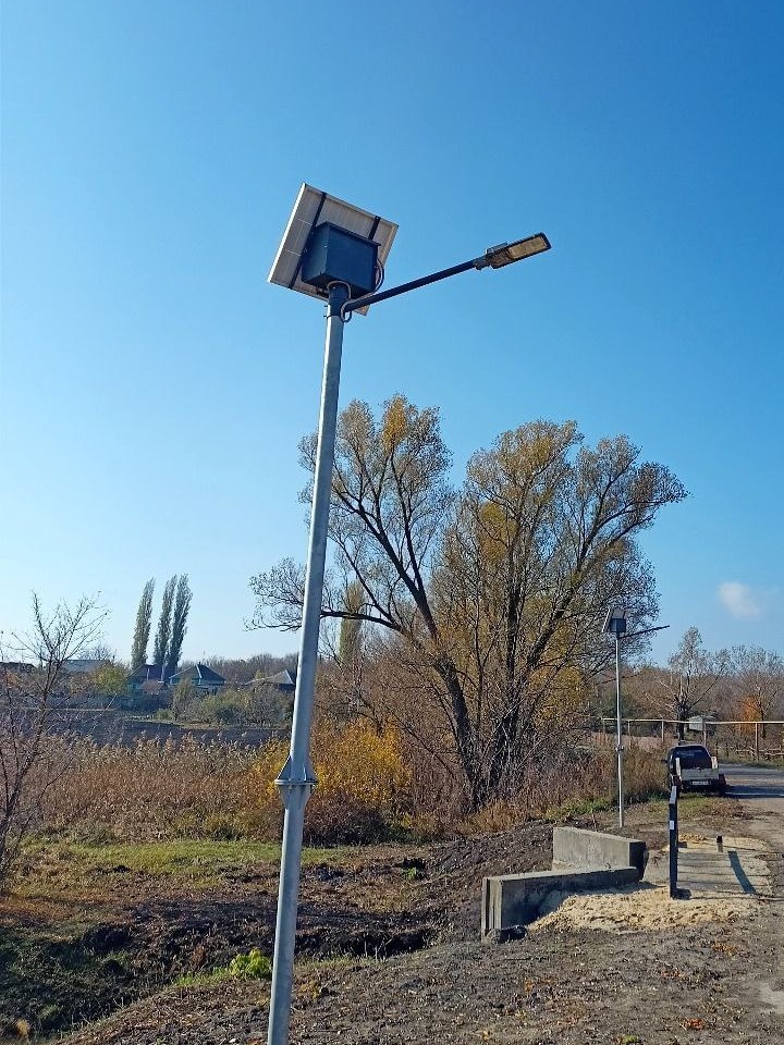 фото Автономный уличный светильник на солнечных батареях АПС1 5